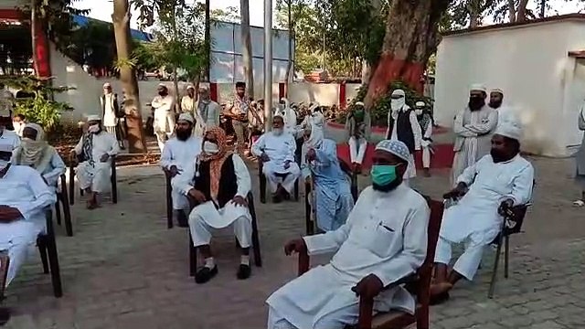 बाराबंकी: एक कोरोना पॉजिटिव निकलने के बाद कोतवाली परिसर में हुई मीटिंग