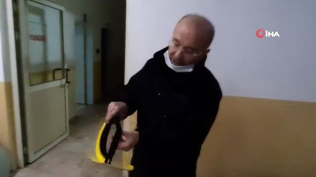 Üniversitede hafta sonu mesai yaptılar 1000 adet siperli maske ürettiler