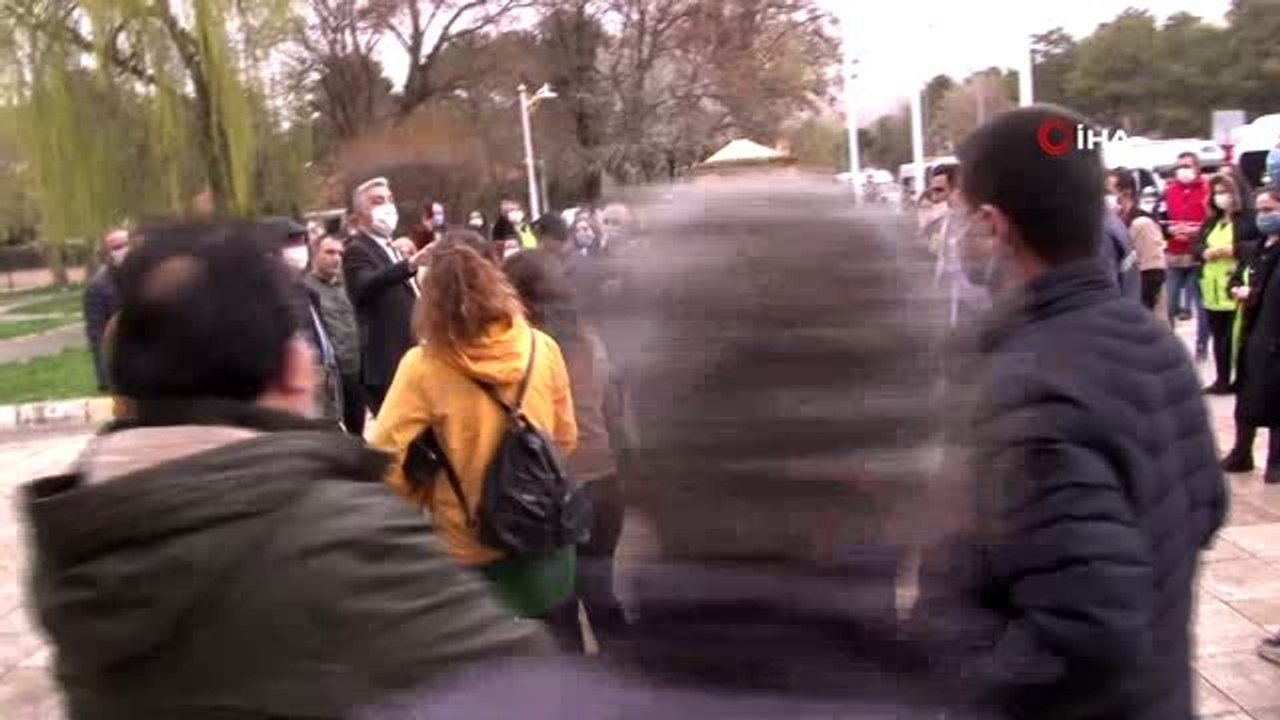 Sosyal mesafe kuralını ihlalden ceza yiyen 100'...