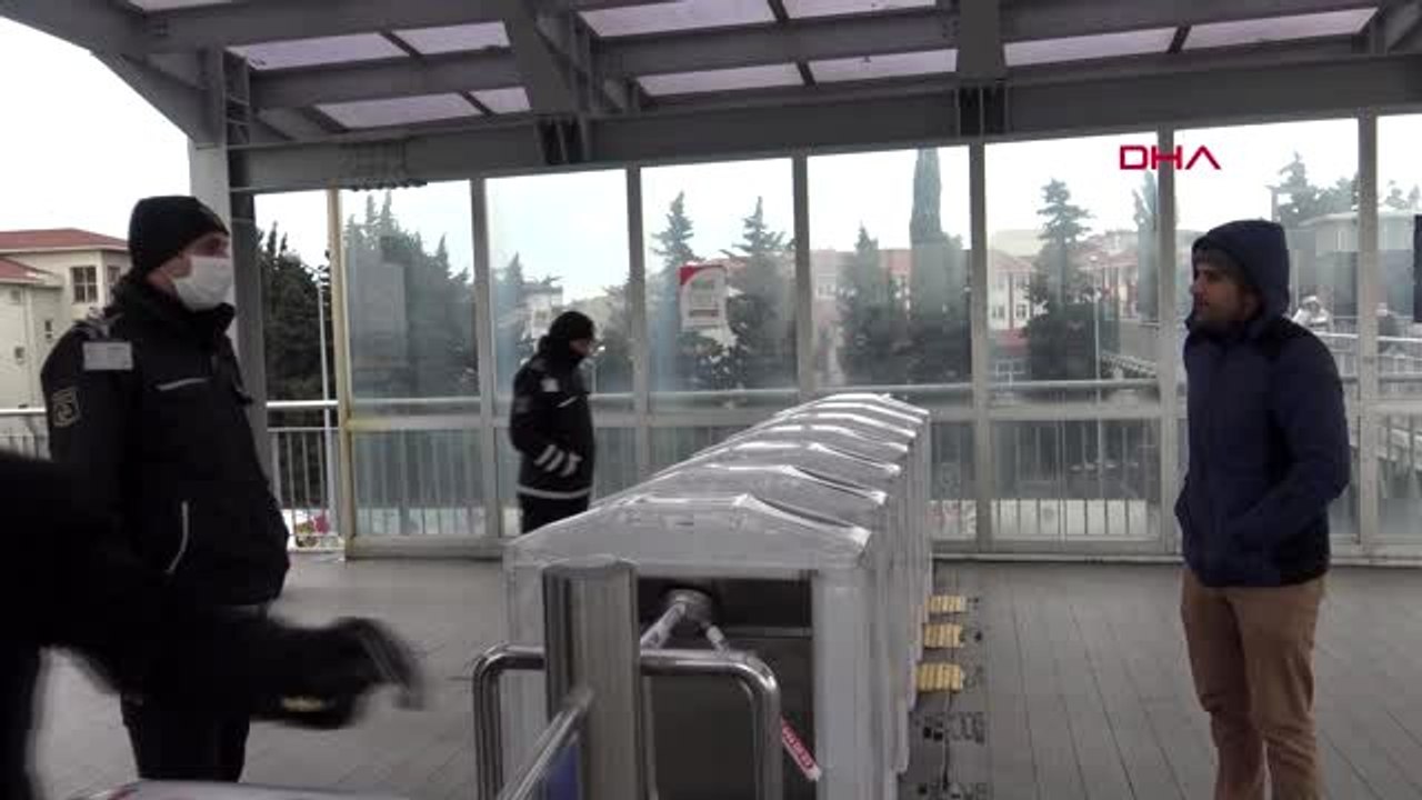 ÇOCUKLARINI HASTANEYE GÖTÜRMEK İÇİN METROBÜSE GELEN İKİ KADINA İZİN VERİLMEDİ -1