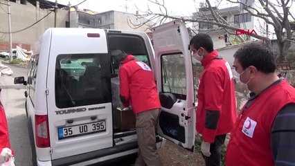 İZMİR Sokağa çıkamayanlara Kızılay'dan gıda desteği