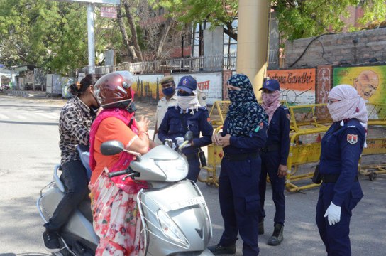 women police officers are doing extra duties during lockdown