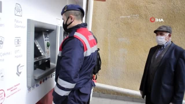 Emekli maaşının hepsini Biz Bize Yeteriz Türkiye'm kampanyasına bağışladı