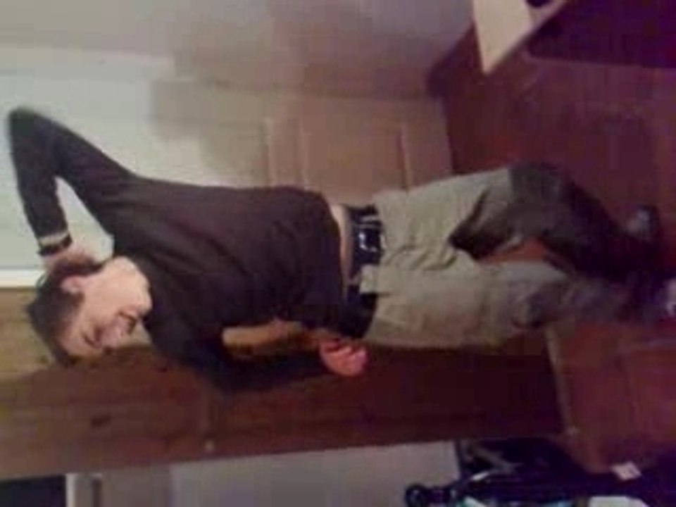 Thomas en mode Tecktonik