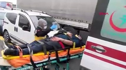 Büyükçekmece'de TIR polis aracına çarptı, TEM kapandı