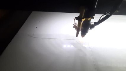 Akademisyenler hafta sonu mesai yaparak bin 200 siperlik maske üretti - BALIKESİR