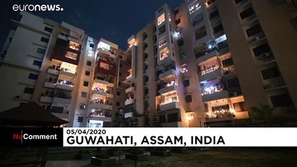 Lámpaoltás, gyertyagyújtás az összefogásért Indiában