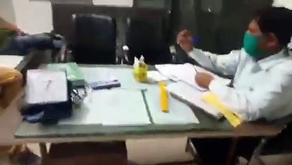 सदर हास्पिटल के इमरजेंसी वार्ड में सेनेटाइजर की हुई किल्लत