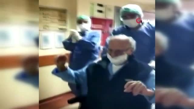95 yaşında korona virüsü yendi... Oynayarak taburcu oldu