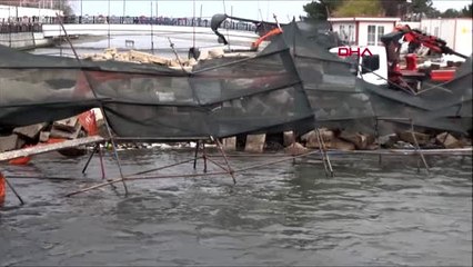 SİLİVRİ'DE FIRTINA ÇATILARA ZARAR VERDİ