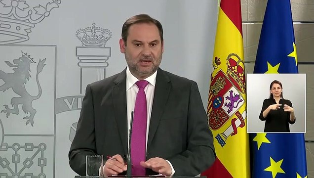 Ábalos dice que la reactivación de las actividades no esenciales será escalonada