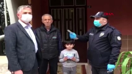 6 yaşındaki Mehmet Emin kumbarasında biriktirdiği parayı kampanyaya bağışladı