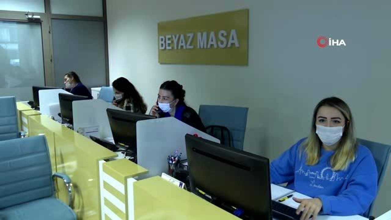 Çağrı merkezinde telefonların başına geçen Başkan Aktaş: "1500 personelle Bursa'nın hizmetindeyiz"
