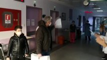 Tunceli'de, koronavirüs hastası dede ve torun alkışlarla taburcu oldu