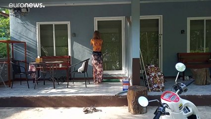 25 тысяч россиян застряли за границей