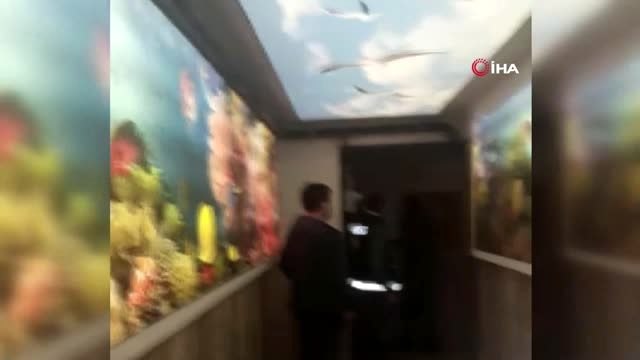 Ev mutfağında kumar oynarken yakalandılar, sosyal mesafeyi ihlalden de ceza yediler