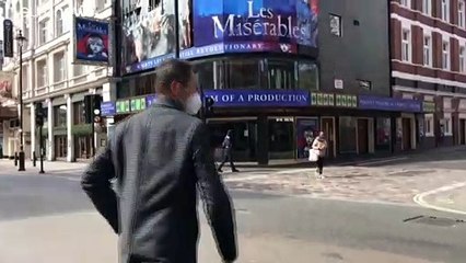 Премьер-министра Великобритании Бориса Джонсона перевели в интенсивную терапию