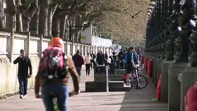 Coronavirus : Les Londoniens réagissent au discours de la Reine