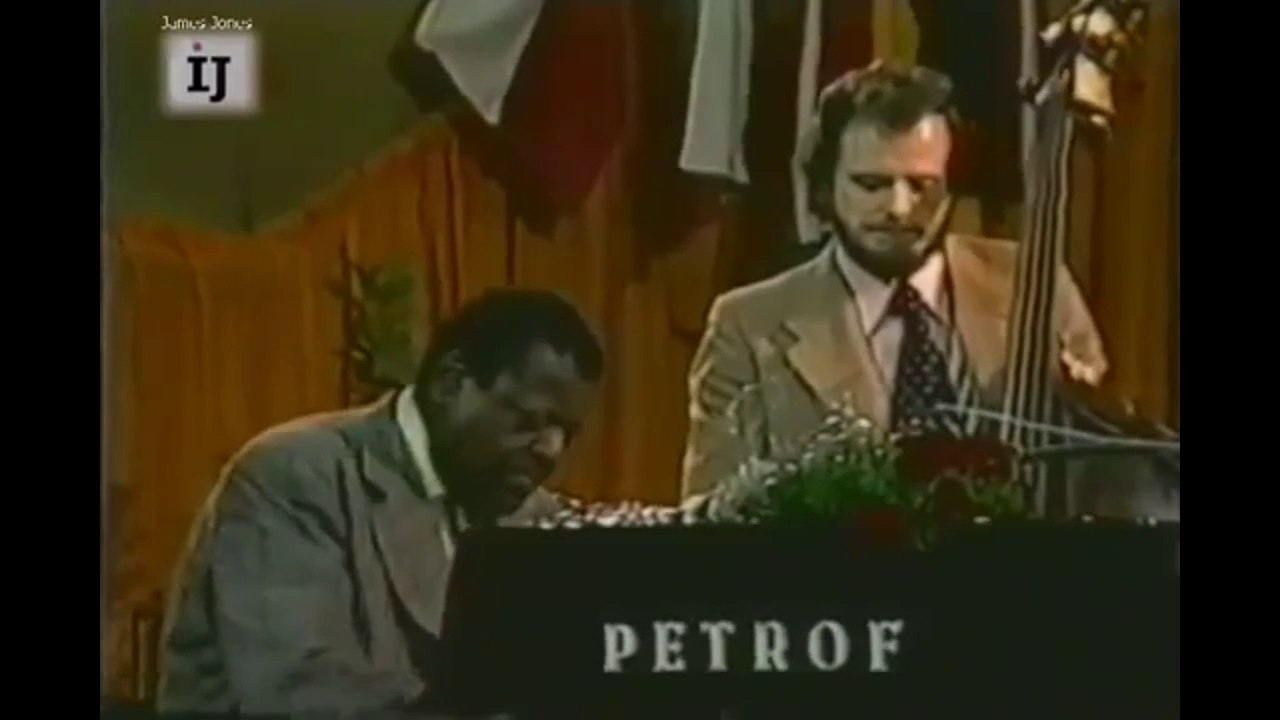 OSCAR PETERSON & NHØ PEDERSEN – Mack The Knife  (Prag 1974, HD)