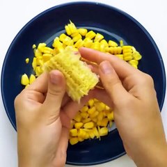 مهارات حرفية في نحت على الفواكهة