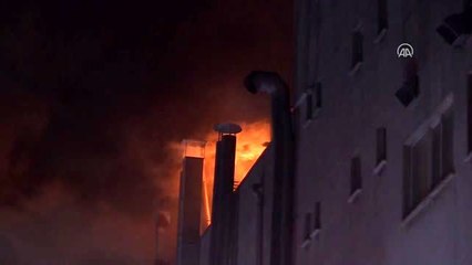 Esenyurt'ta bir fabrikada yangın çıktı