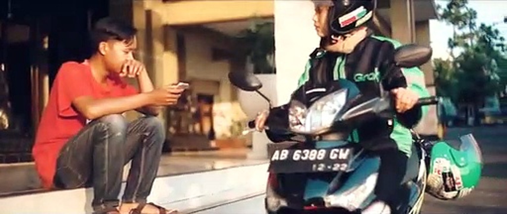 Hujan dan Angin Kencang, Bangunan Ruko di Makassar Ambruk