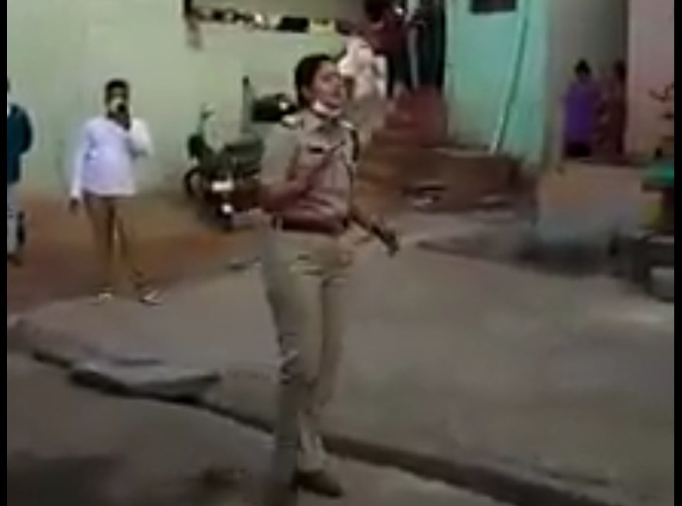 ಧಾರವಾಡದ ಹೊಸ ಮಹಿಳಾ ACP ಕೊಟ್ರು ಖಡಕ್ ವಾರ್ನಿಂಗ್ | Oneindia Kannada