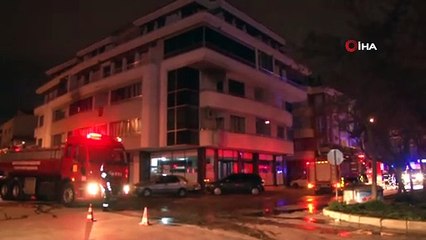 Anne ve Babasını Rehin Alıp, Evde Yangın Çıkardı