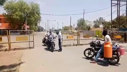 लॉकडाउन को लेकर पुलिस ने बढ़ाई सख्ती