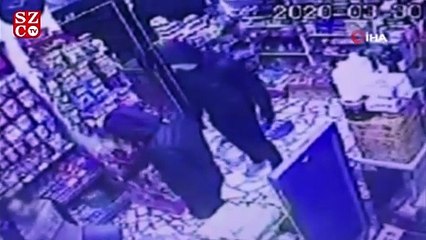 Avcılar’da silahlı soyguncular kamerada