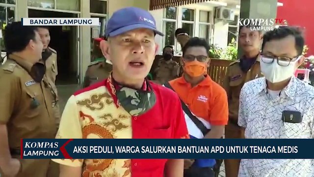 Aksi Peduli, Warga Salurkan Bantuan APD ke Tenaga Medis