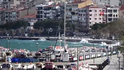 Çanakkale'de feribot seferlerine fırtına engeli