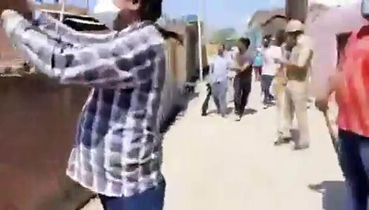 in logo ne kiya tha police oe hamla bad me inke sath kya hua dekho (6)