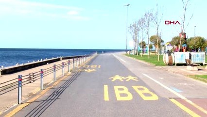 YASAĞA RAĞMEN SAHİLE GELDİLER... İKİ BİRA İÇİP EVE GİDECEĞİZ