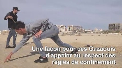 Coronavirus: "Restez chez vous" sculpté en lettres de sable sur une plage de Gaza