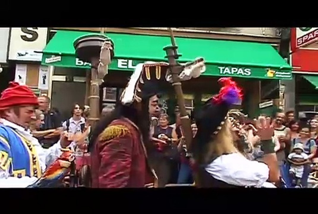 Extrait spectacle de théâtre de rue-Rôle : Bras de Fer le canonnier