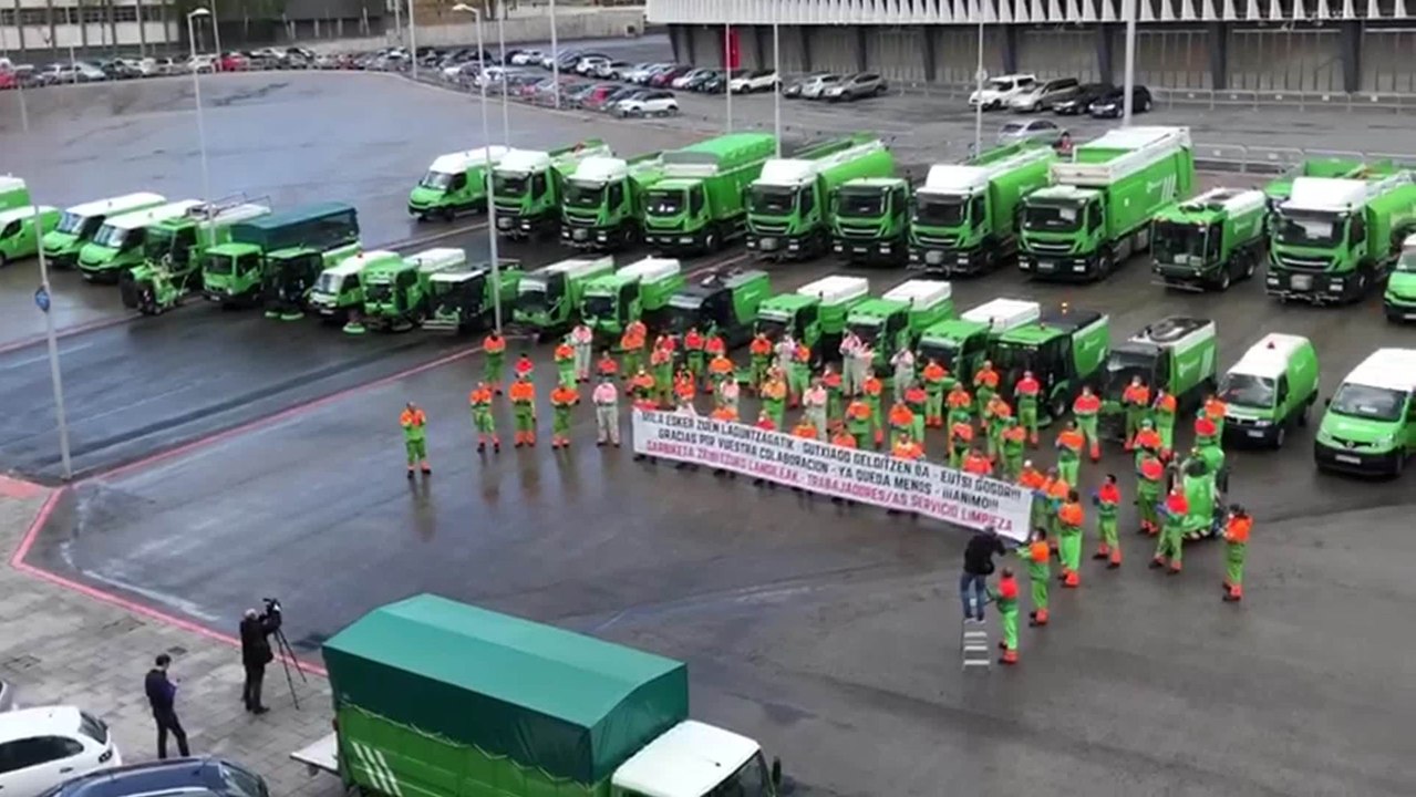 Aplausos del personal de limpieza de Bilbao  a la colaboración ciudadana