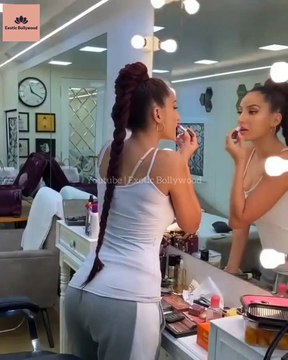 Hot Nora Fatehi Showing Her Makup and Curves | Nora Fatehi Curves | Exotic Bollywood