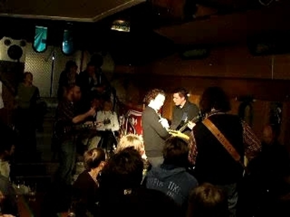 Red House à la Péniche