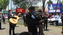 Coronavirus: des Mariachis jouent devant un hôpital mexicain