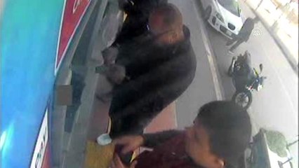 Emeklileri dolandıran zanlı, polisin "yardım ekibi" oyunuyla yakalandı