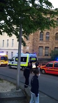 L'hommage des services de secours aux soignants à Privas en Ardèche le 07 avril 2020