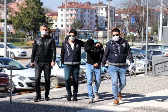 Soyduğu marketin güvenlik kamerası kayıtlarını da çalan hırsız, yakalanmaktan kurtulamadı