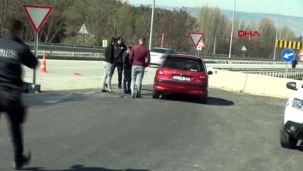 ÇORUM Yol denetiminde kamyonet çarpan sağlık görevlisi yaralandı