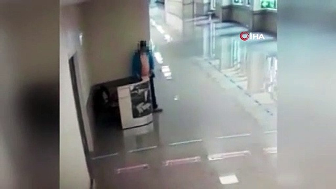 Korona günlerinde doktor ve hemşirelerin çantalarını çalan vicdansız hırsız kamerada