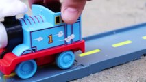 Aprende Colores para Niños en Español- Coches Trenes y Carros Disney Cars y Agua