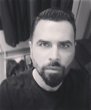 O Γιώργος Παπαδόπουλος μένει σπίτι και τραγουδάει το νέο του τραγούδι