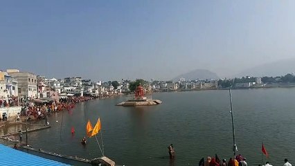 कार्तिक द्वादशी का स्नान, झिलमिलाए घाटों पर दीप