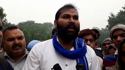 कान्स्टेबल के मौत मामले में भीम आर्मी का प्रदर्शन