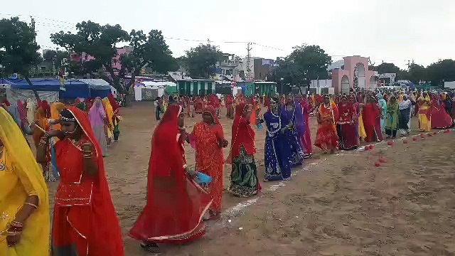 पुष्कर में दिखी राजस्थानी संस्कृति, देखिए ये शानदार नृत्य